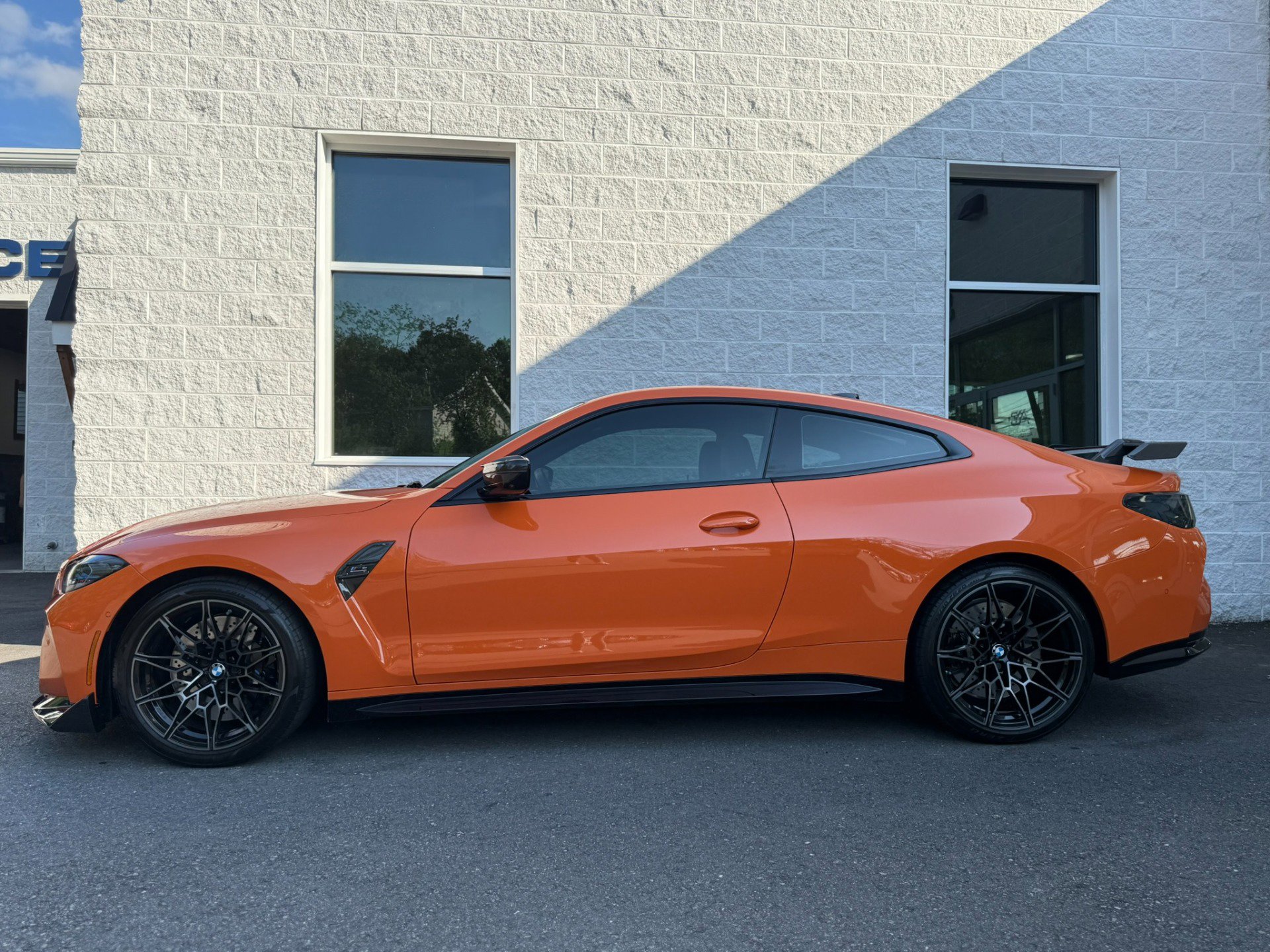 Used 2022 BMW M4 xDrive Competition w/ M Carbon Exterior Package image 5