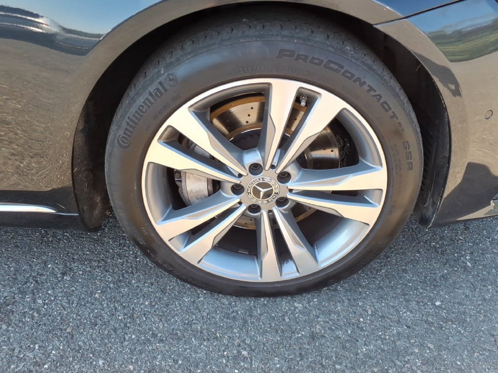 Used 2020 Mercedes-Benz S 560 4MATIC Sedan image 9