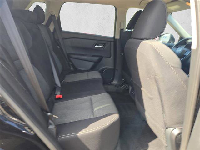 Used 2025 Nissan Rogue SV image 19