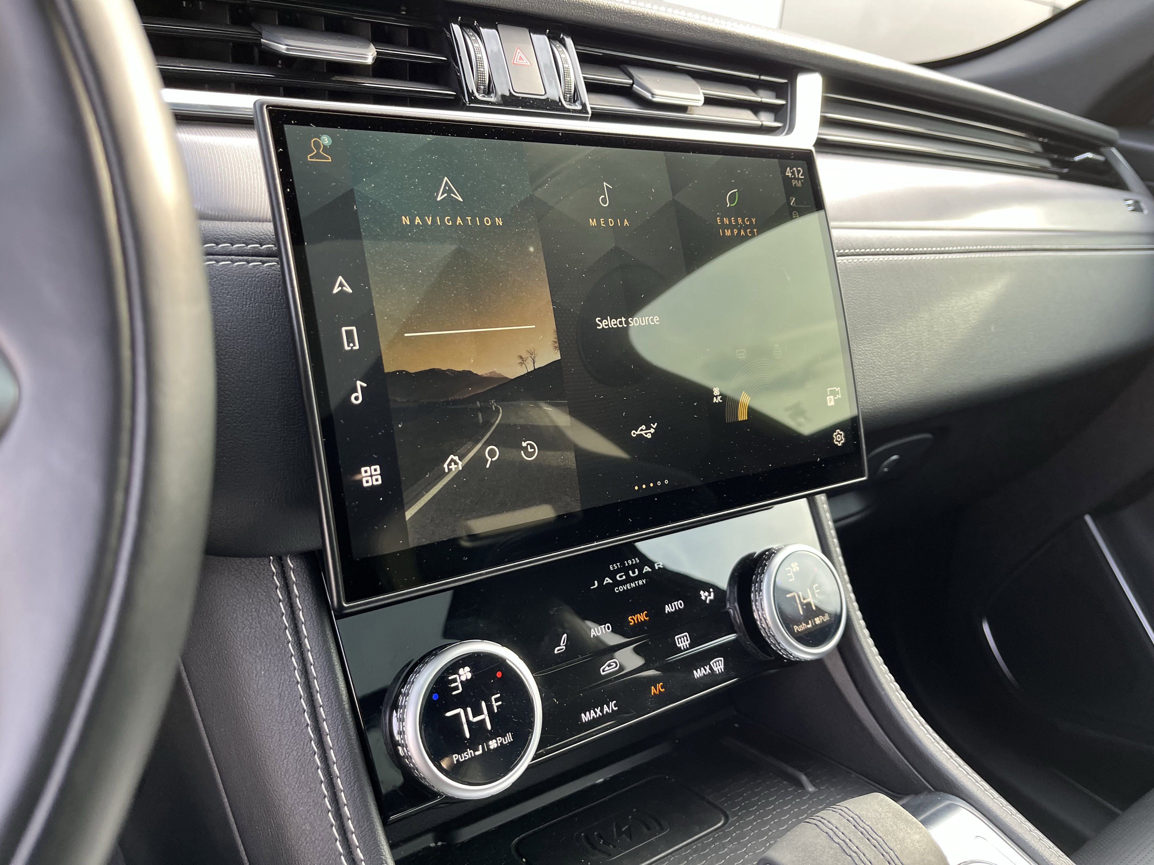 Certified 2024 Jaguar F-PACE R-Dynamic S image 27