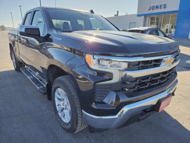Used 2022 Chevrolet Silverado 1500 LT w/ Protection Package image 8