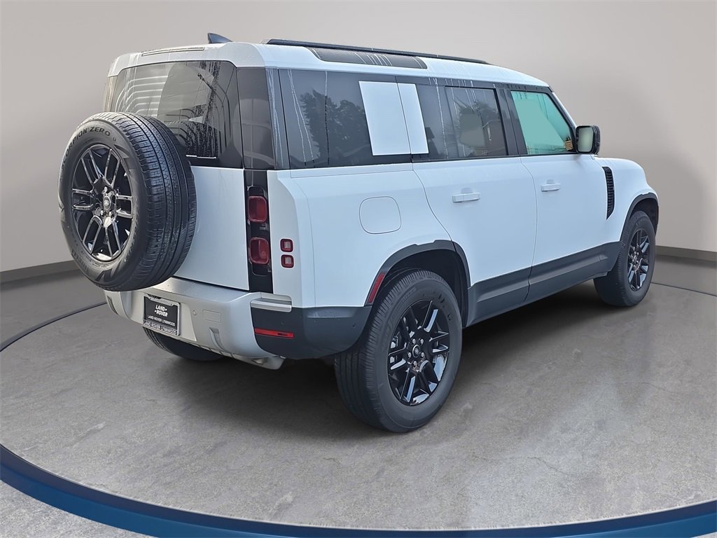 Used 2025 Land Rover Defender 110 S image 5