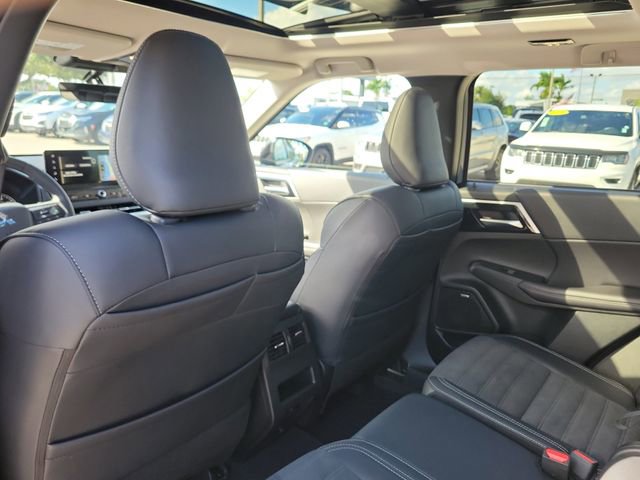 New 2025 Mitsubishi Outlander AWD image 13