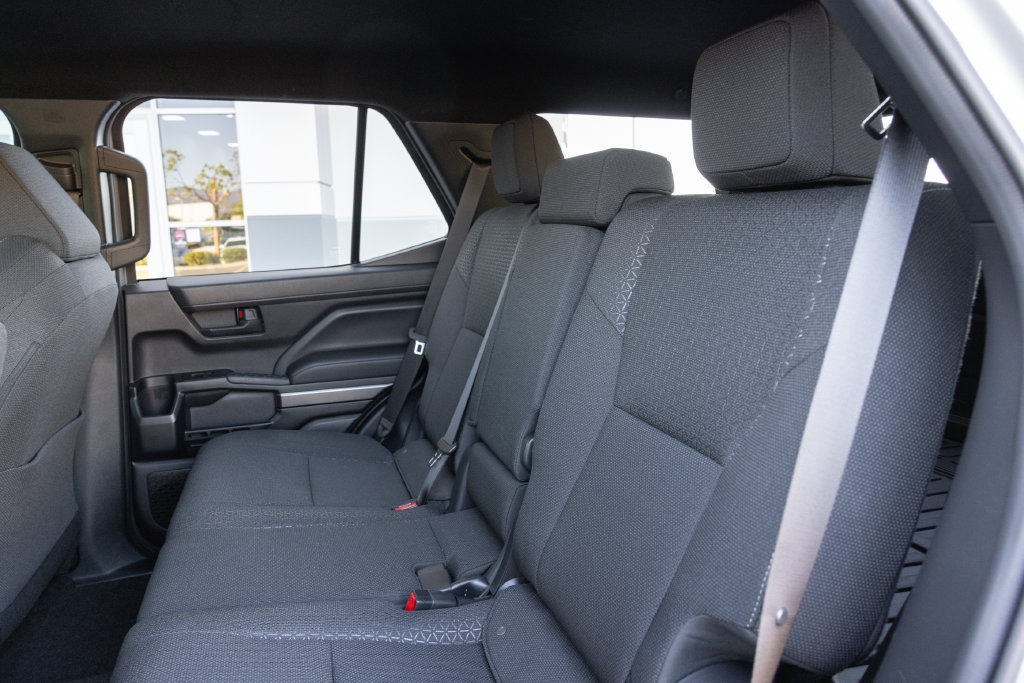 Certified 2025 Toyota 4Runner SR5 AWD/4WD image 24