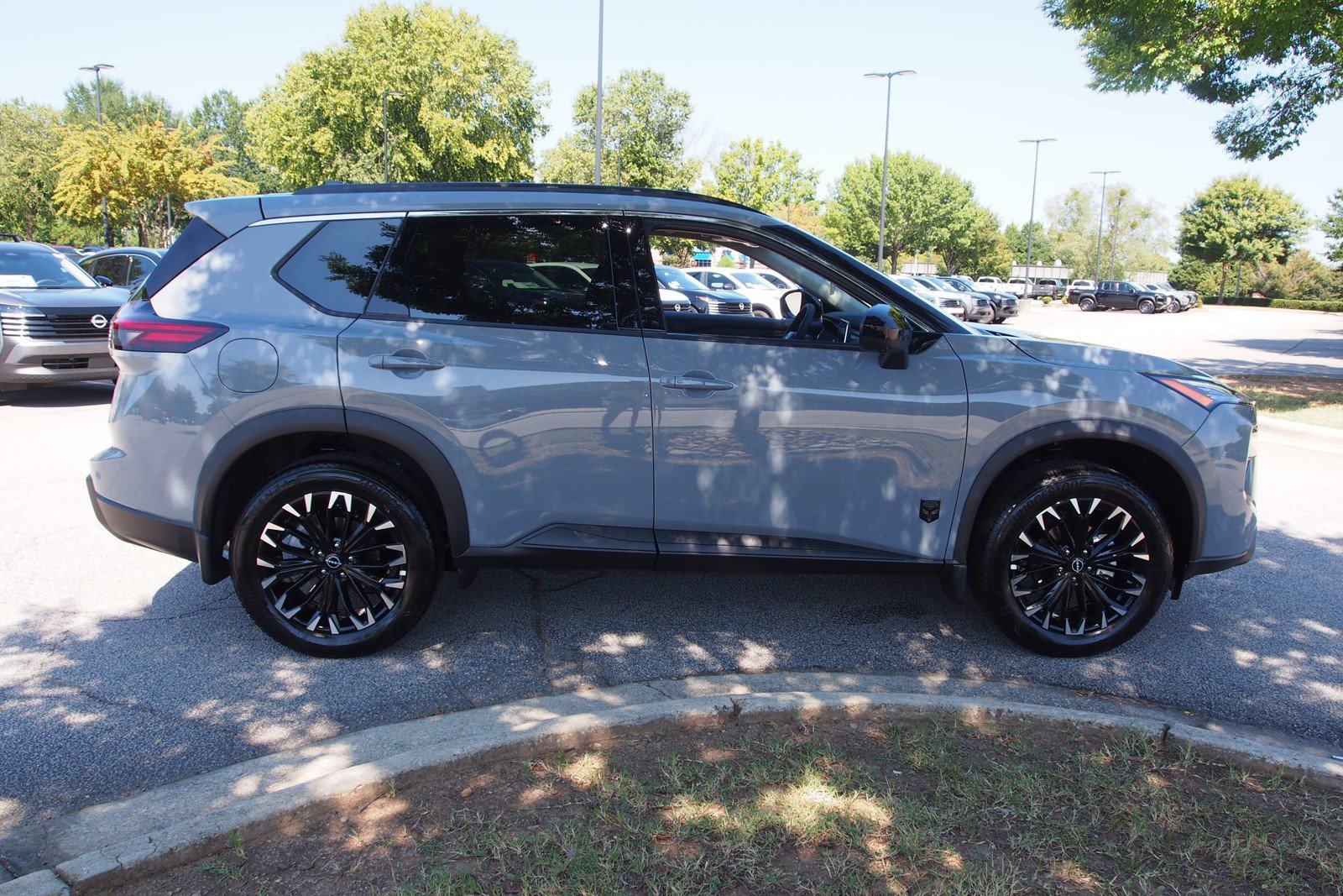 New 2026 Nissan Rogue Dark Armor FWD image 8
