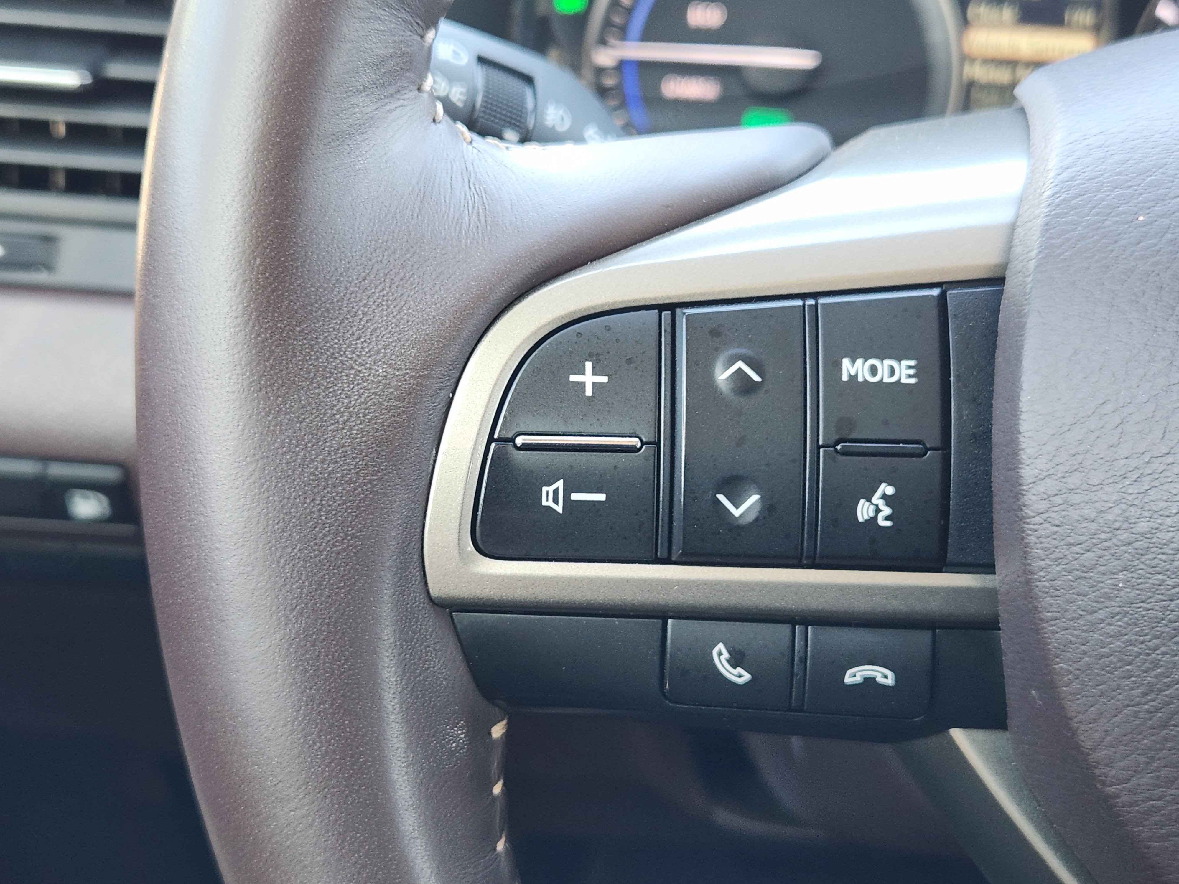 Used 2017 Lexus RX 450h AWD image 37