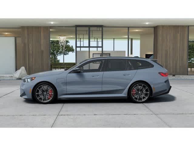 New 2027 BMW M5 Touring AWD/4WD image 4