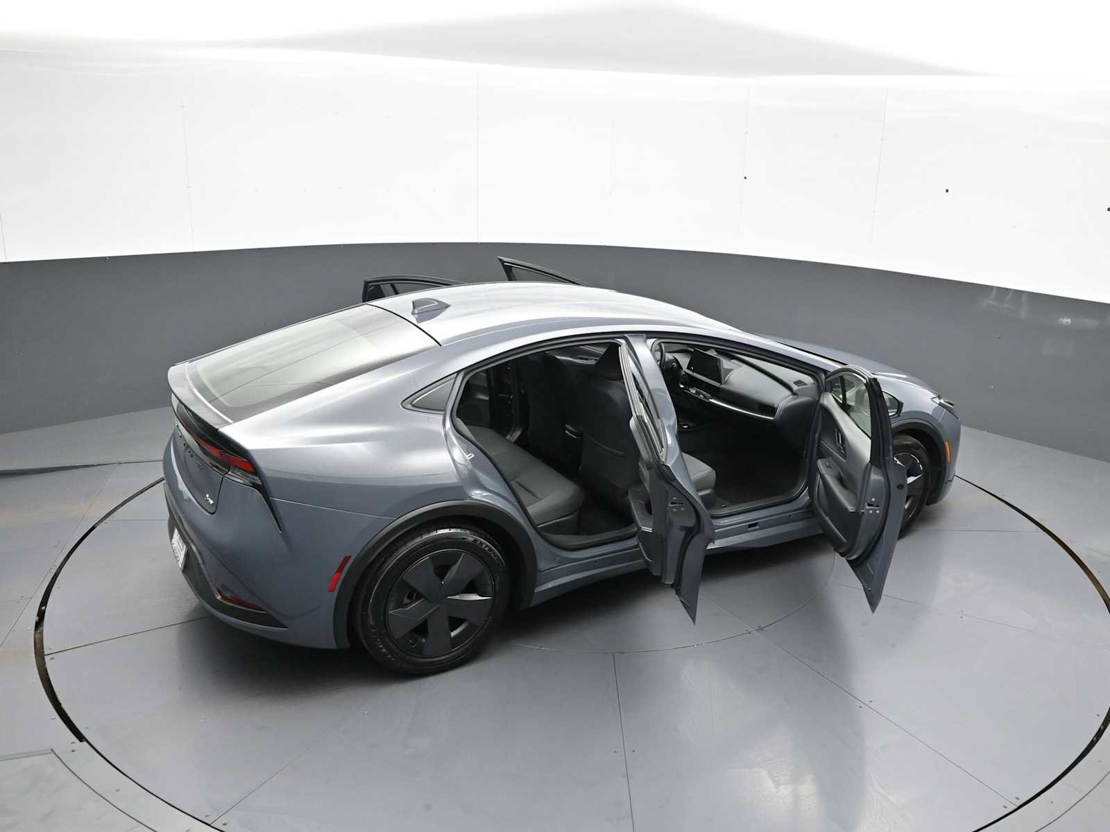 Certified 2025 Toyota Prius LE FWD image 44