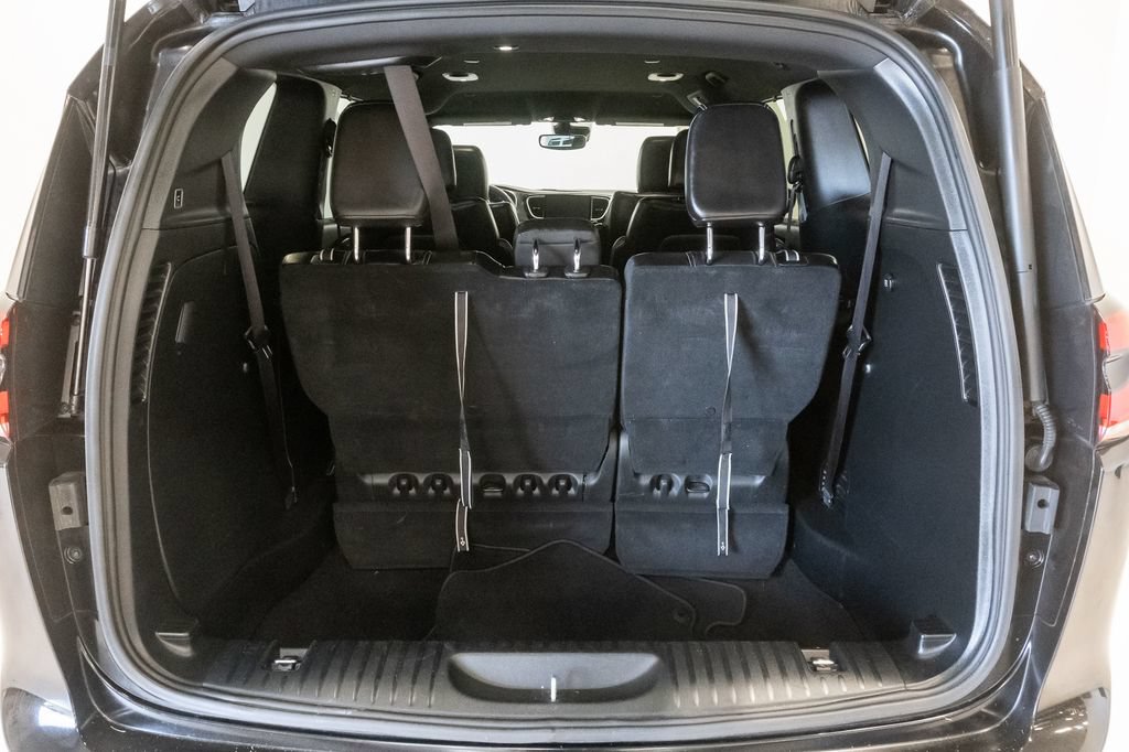 Certified 2025 Chrysler Pacifica Select FWD image 32