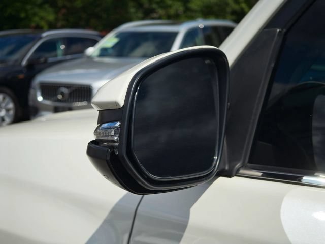Used 2017 Toyota 4Runner Limited AWD/4WD image 11