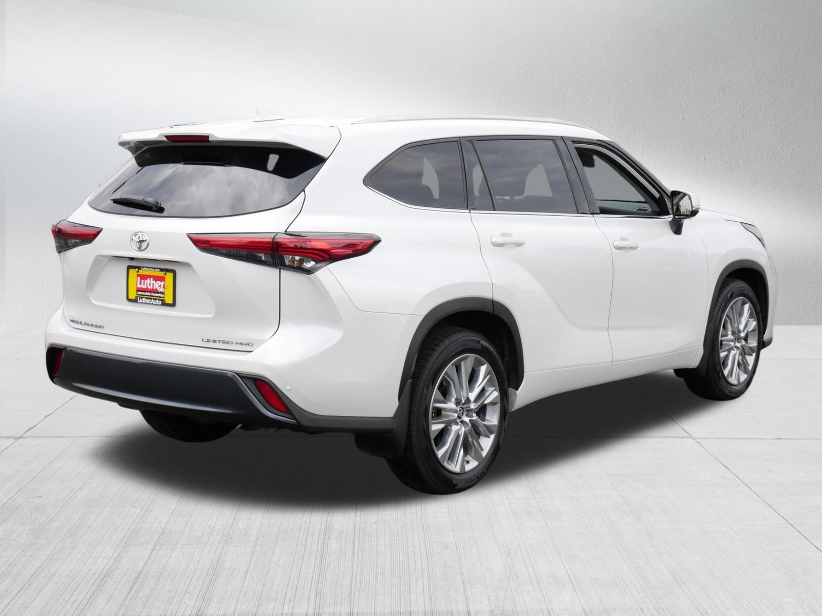 Used 2022 Toyota Highlander Limited AWD/4WD image 7