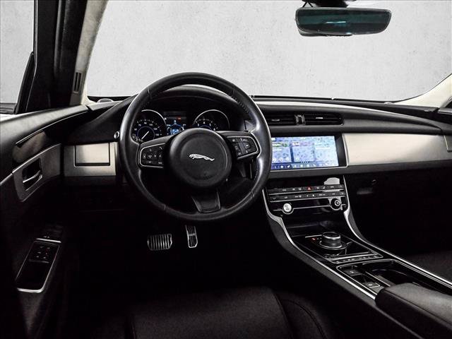 Used 2020 Jaguar XF Premium AWD/4WD image 19