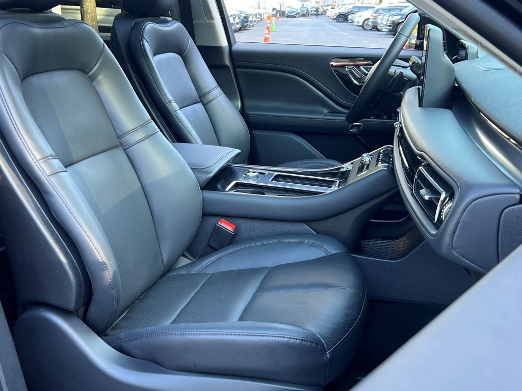 New 2026 Lincoln Aviator AWD image 10