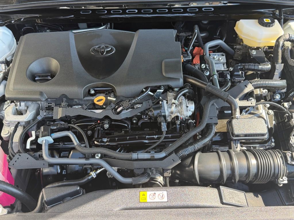 Used 2025 Toyota Camry SE image 7