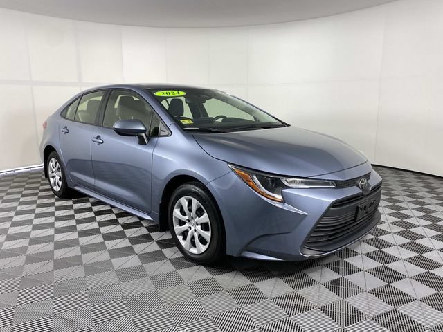 Used 2024 Toyota Corolla LE FWD image 1