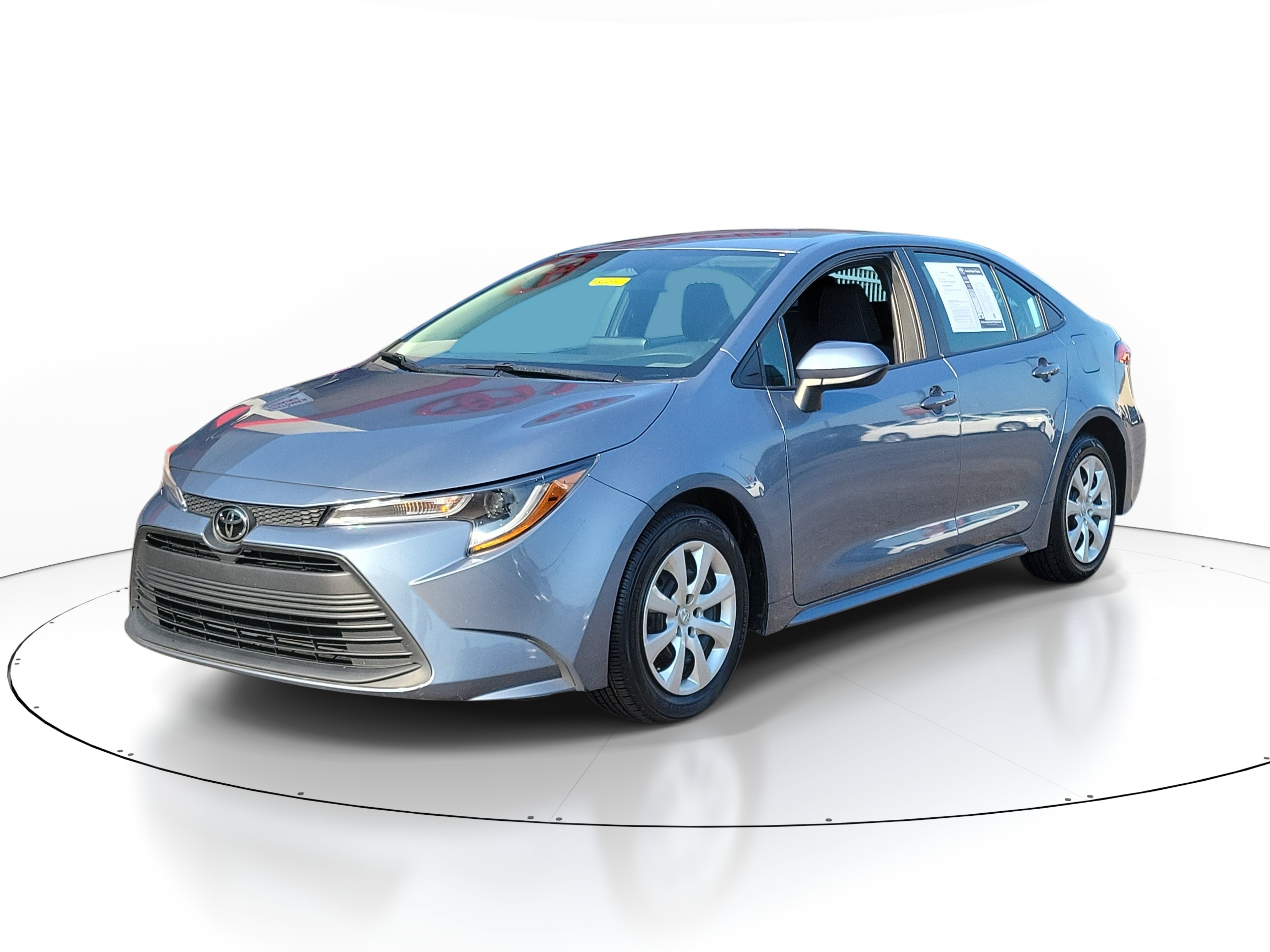 Used 2024 Toyota Corolla LE FWD image 2