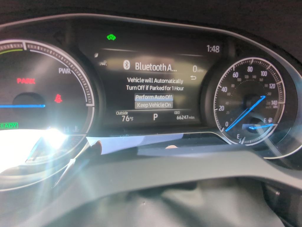 Used 2021 Toyota Venza Limited w/ Carpet Mat Package (TMS) image 16