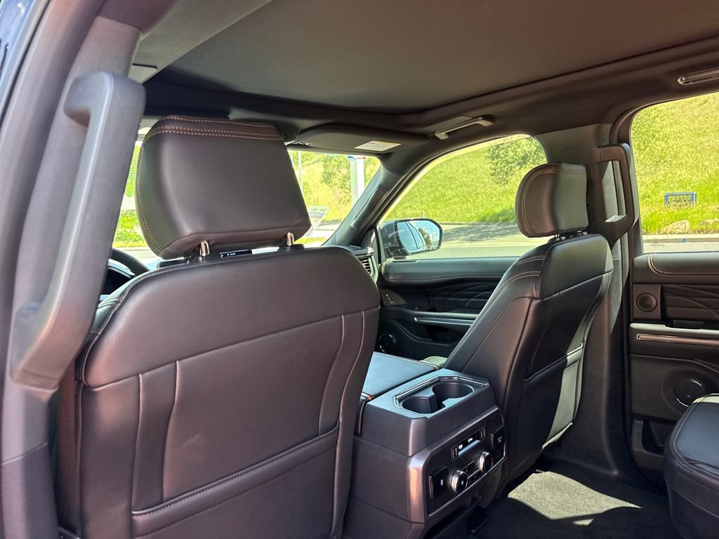 Used 2024 Ford Expedition Max Platinum AWD/4WD image 23