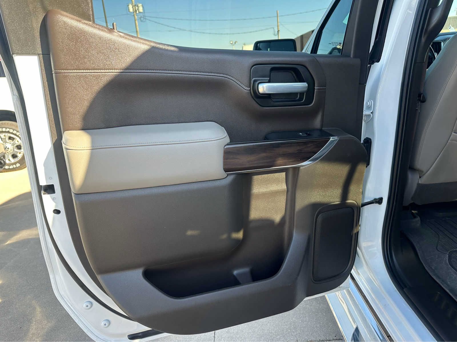 Used 2021 GMC Sierra 1500 SLT image 18