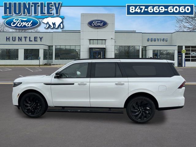 Used 2025 Lincoln Navigator L Reserve w/ Jet Appearance Package image 7