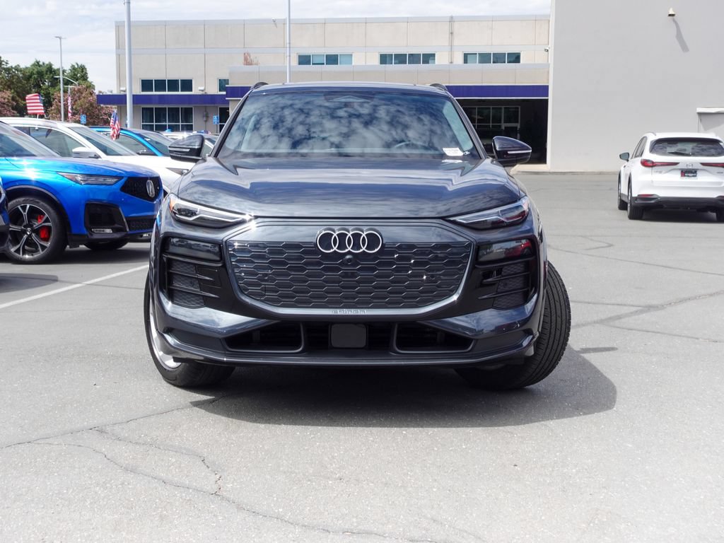 Used 2025 Audi Q6 e-tron Premium w/ Convenience Package RWD image 2