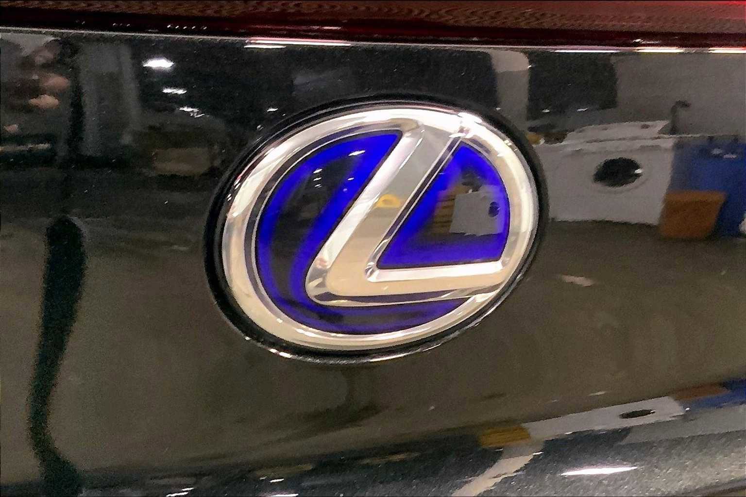 Used 2022 Lexus UX 250h w/ Premium Package image 30