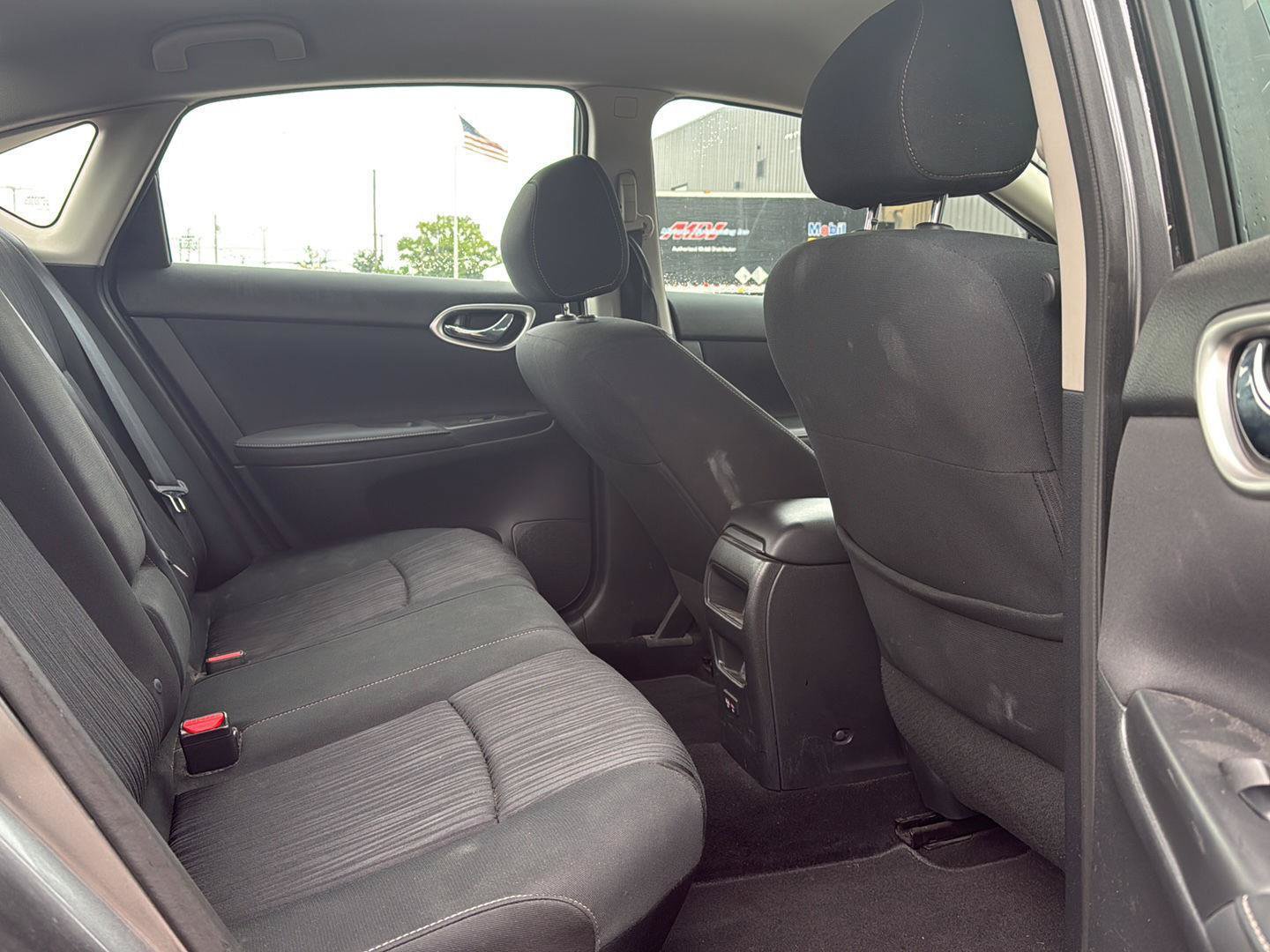 Used 2019 Nissan Sentra SV FWD image 11
