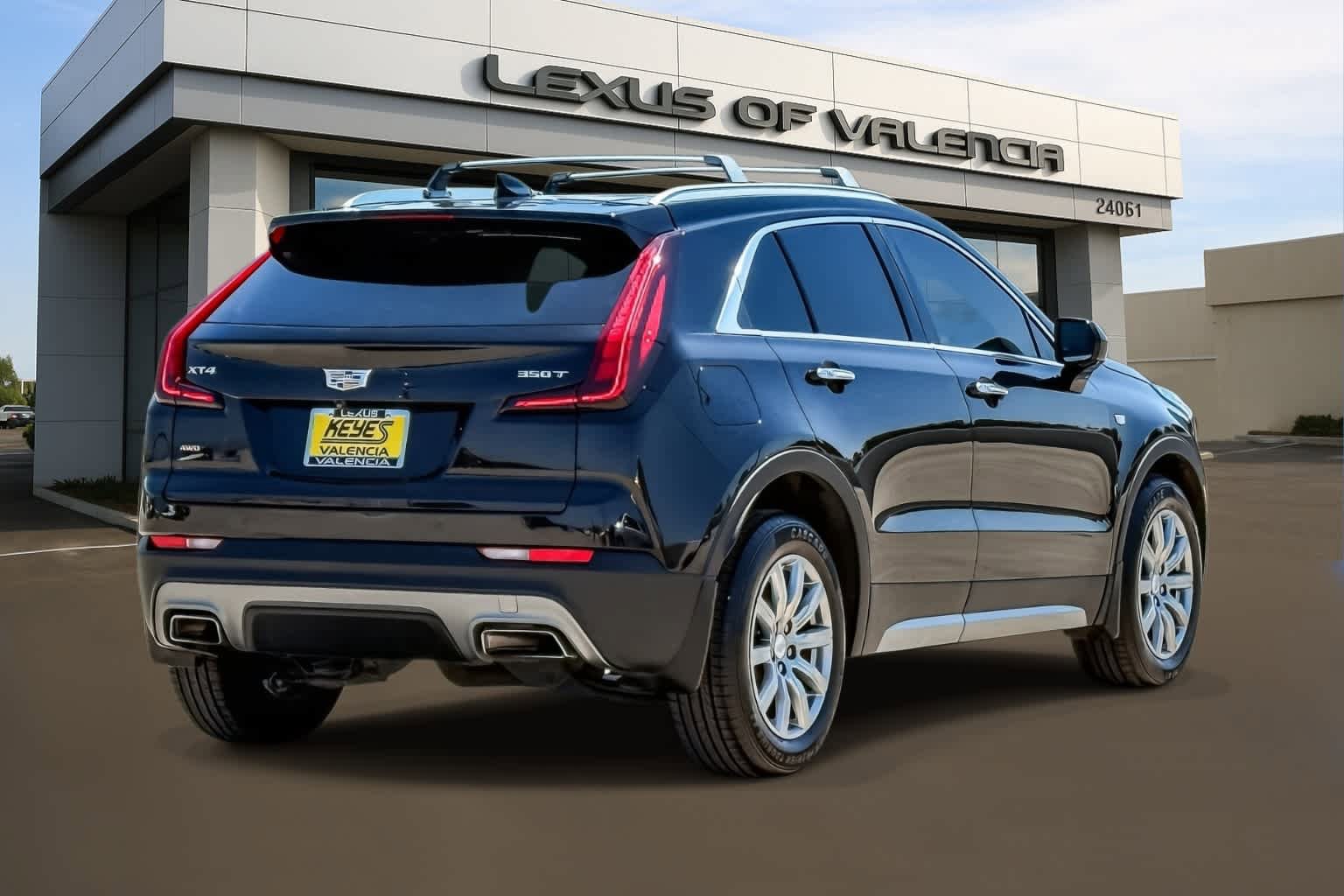 Used 2020 Cadillac XT4 Premium Luxury w/ Driver Awareness Package AWD/4WD image 4