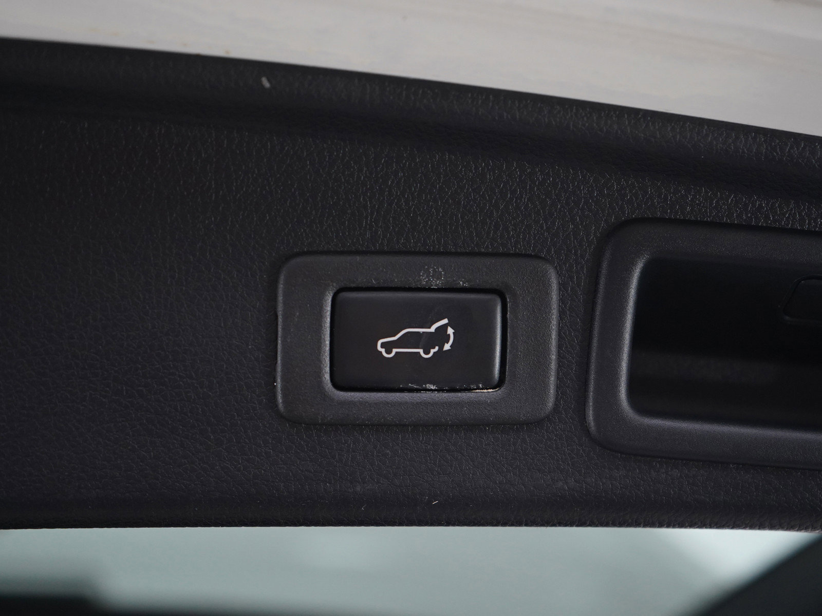 Used 2015 Subaru Forester 2.5i Limited w/ Popular Package #2 image 17