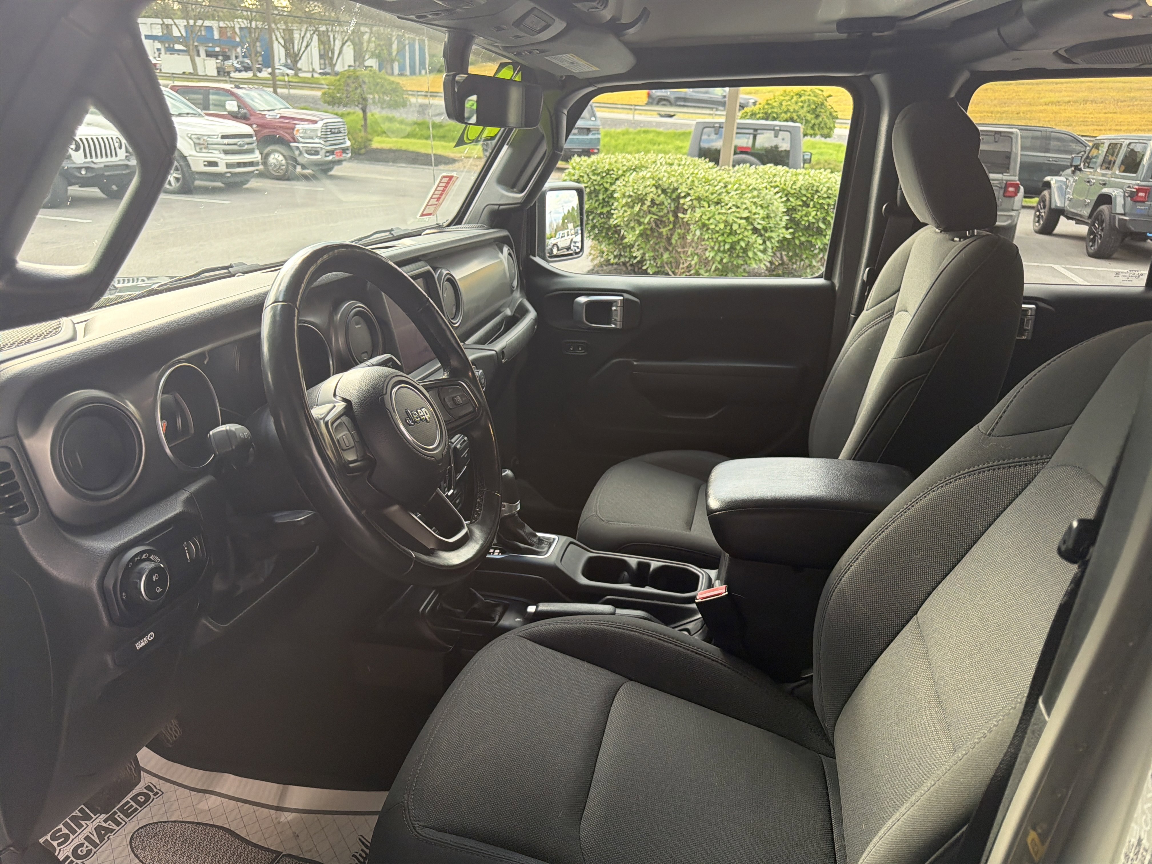 Used 2023 Jeep Gladiator Sport AWD/4WD image 12