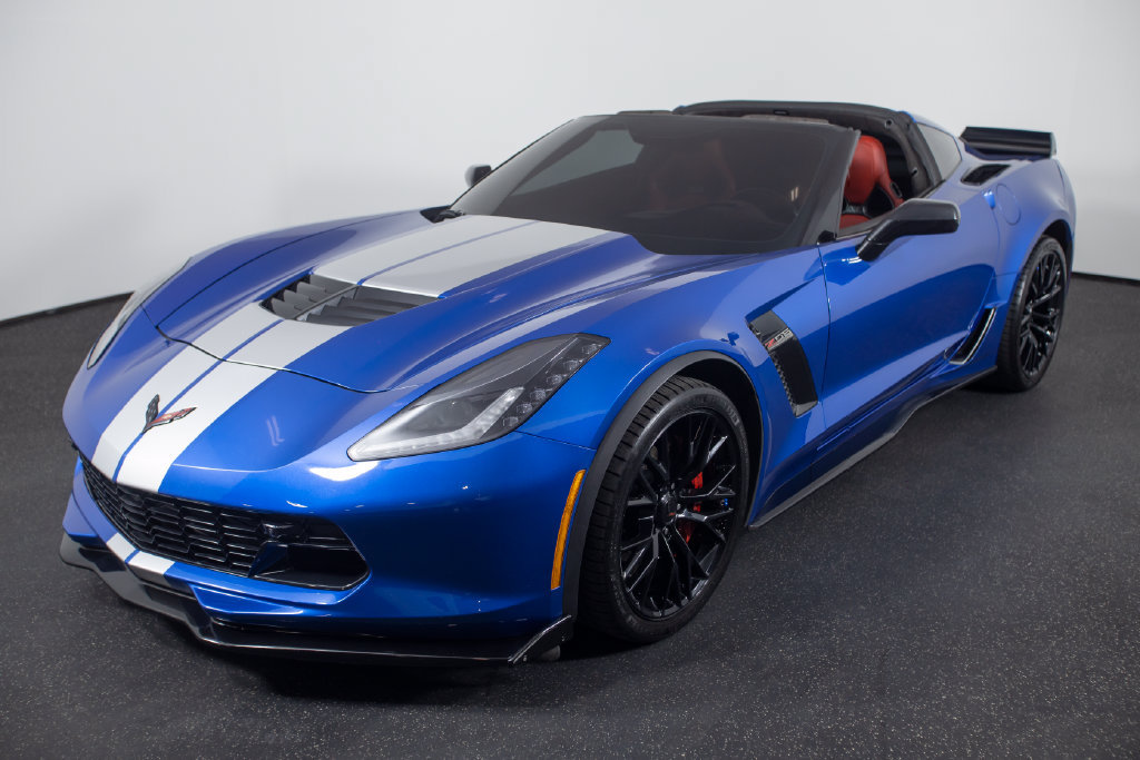Used 2016 Chevrolet Corvette Z06 w/ 3LZ Preferred Equipment Group RWD image 2