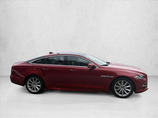 Used 2018 Jaguar XJ R-Sport AWD/4WD image 3