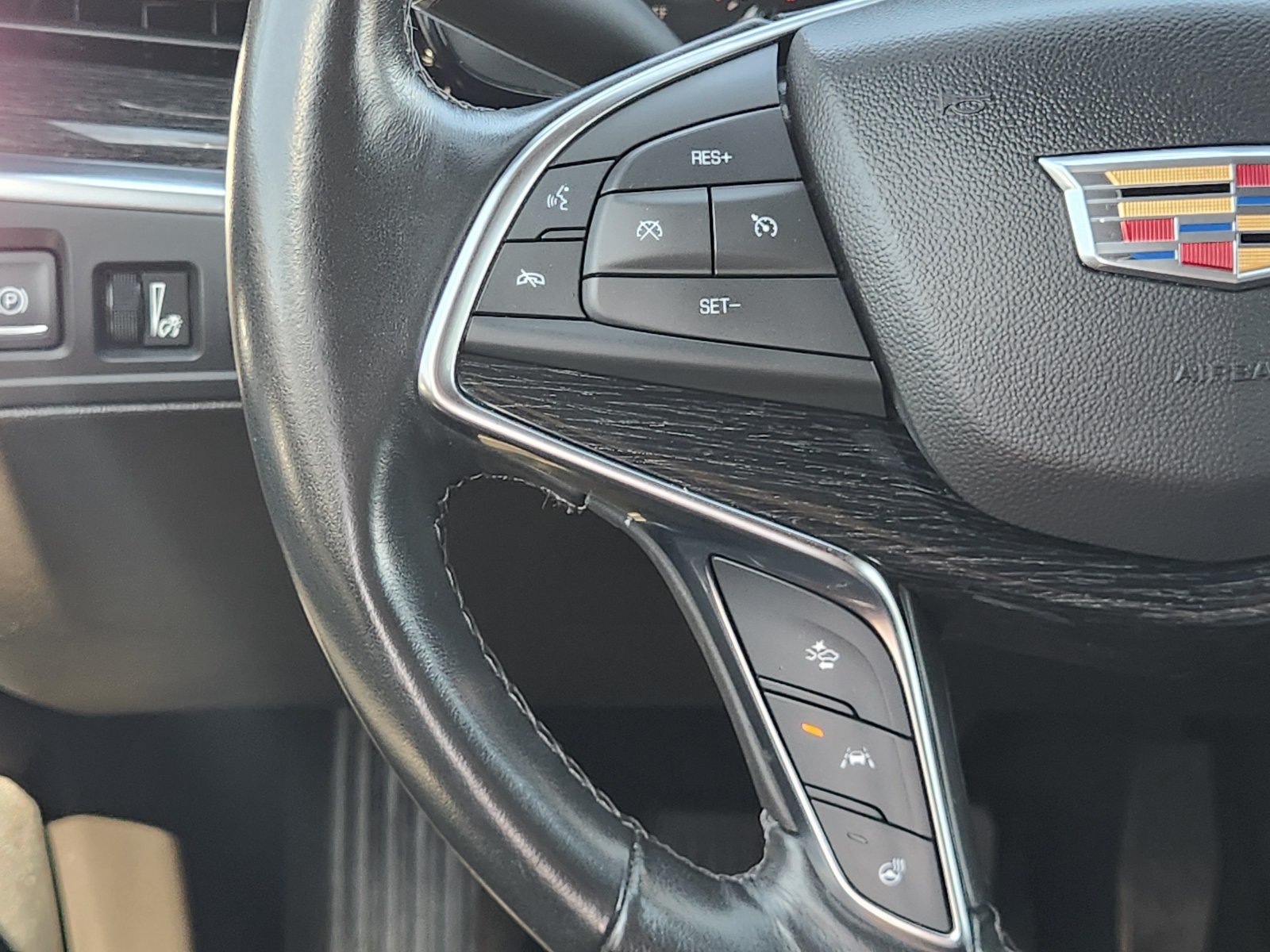 Used 2022 Cadillac XT5 Premium Luxury w/ LPO, Floor Liner Package AWD/4WD image 28