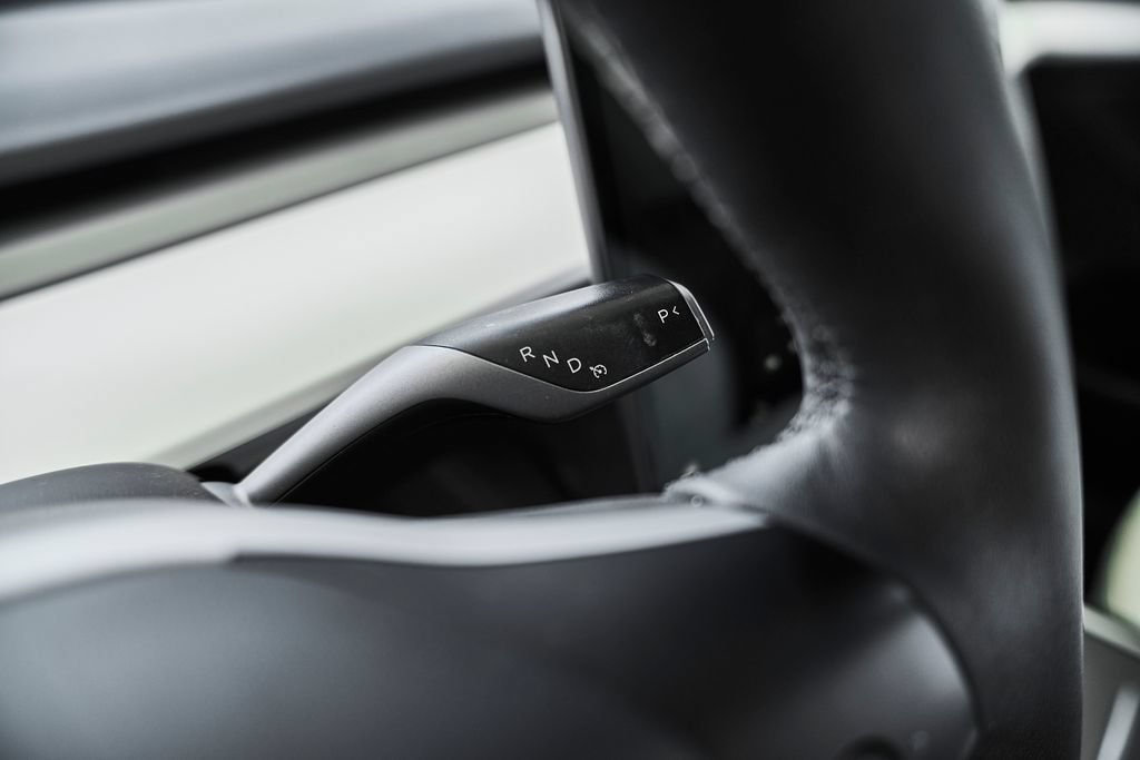 Used 2023 Tesla Model Y Long Range AWD/4WD image 25