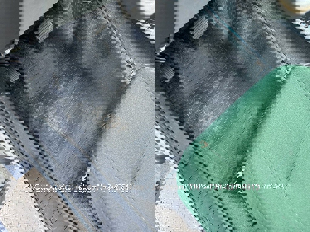 Used 2012 Ford F550 2WD Regular Cab Super Duty w/ Payload Upgrade Pkg image 24