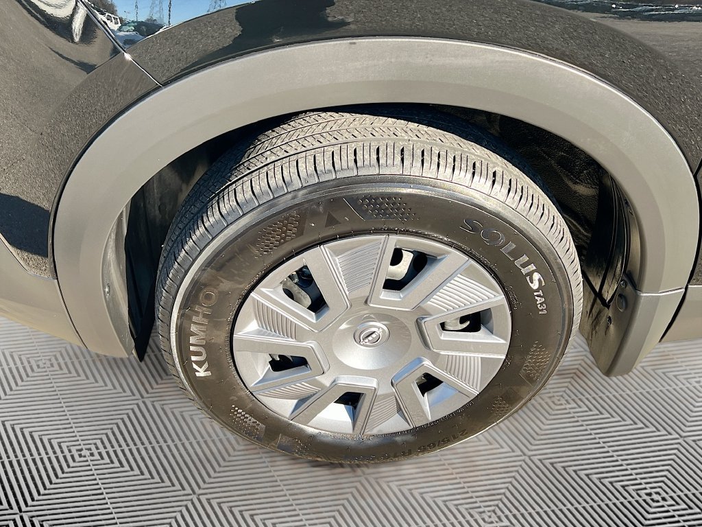 Used 2025 Nissan Kicks S FWD image 28