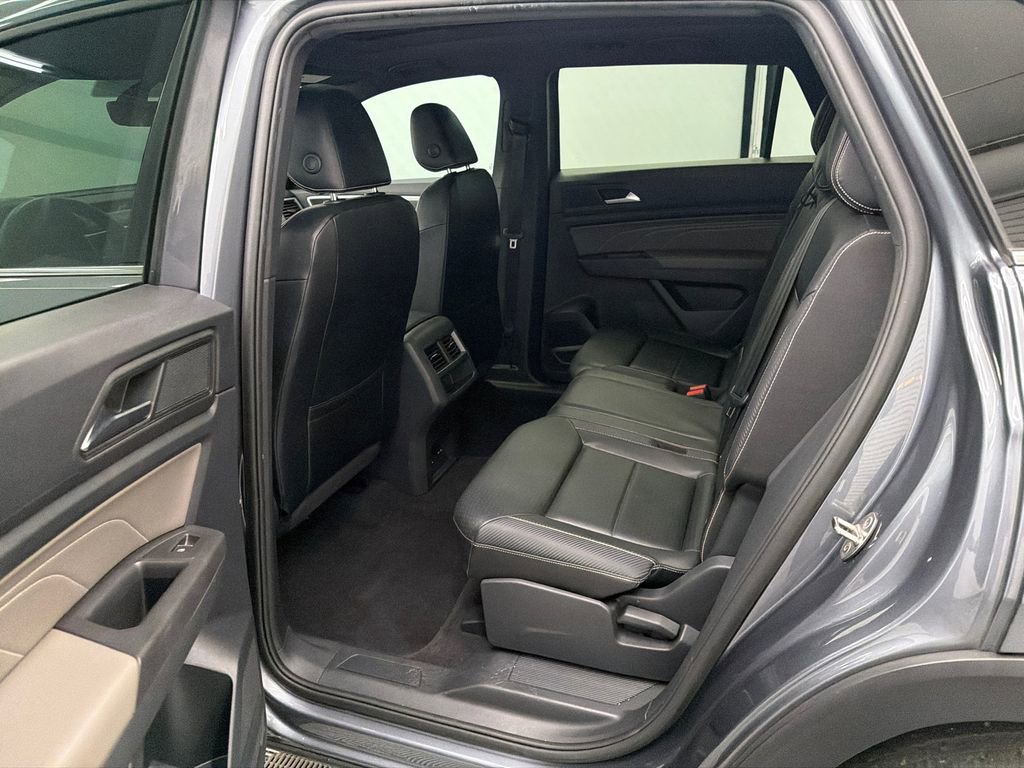 Used 2022 Volkswagen Atlas Cross Sport SE w/ Panoramic Sunroof Package image 22