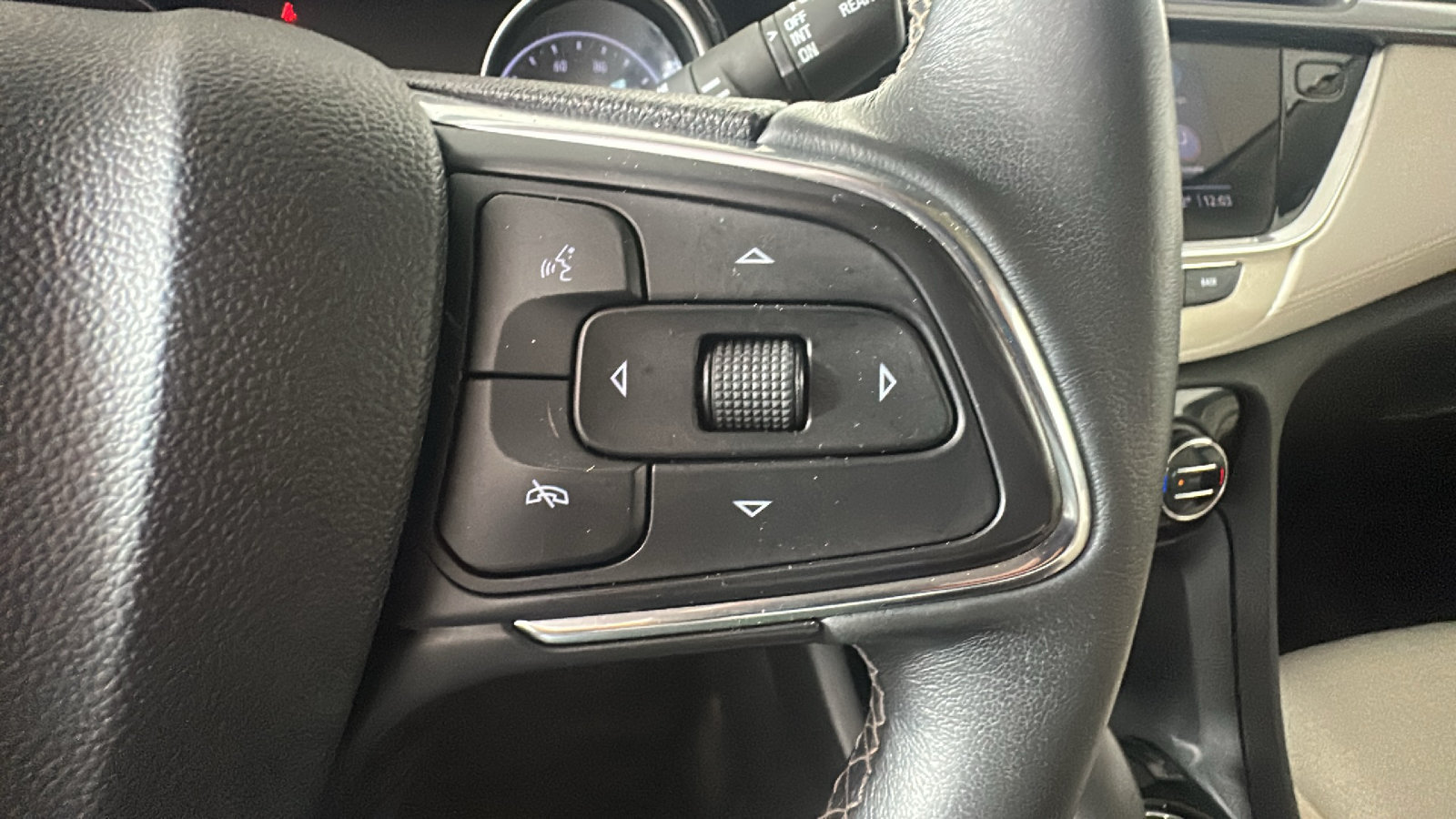 Used 2023 Buick Encore GX Select w/ Safety Package II AWD/4WD image 21