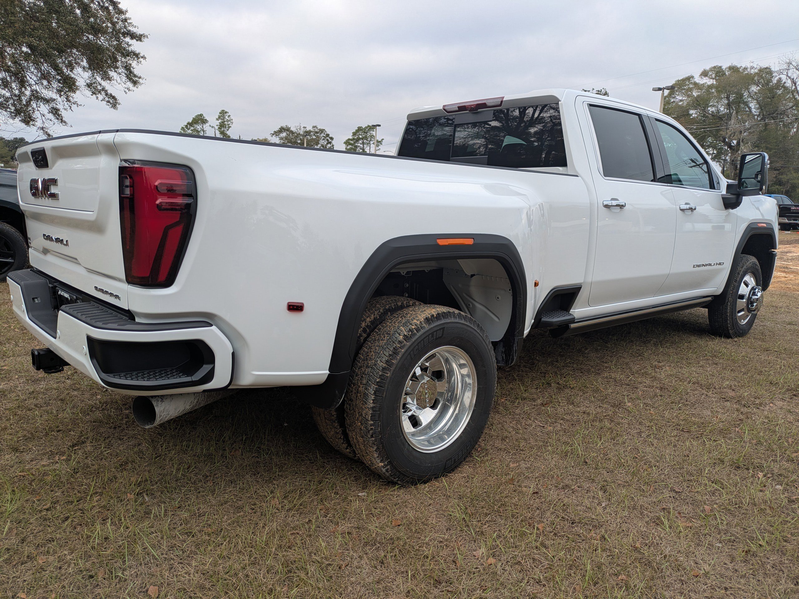 New 2026 GMC Sierra 3500 Denali w/ Denali Reserve Package image 5