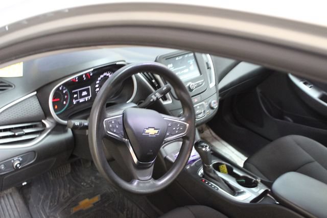 Used 2018 Chevrolet Malibu LS FWD image 14