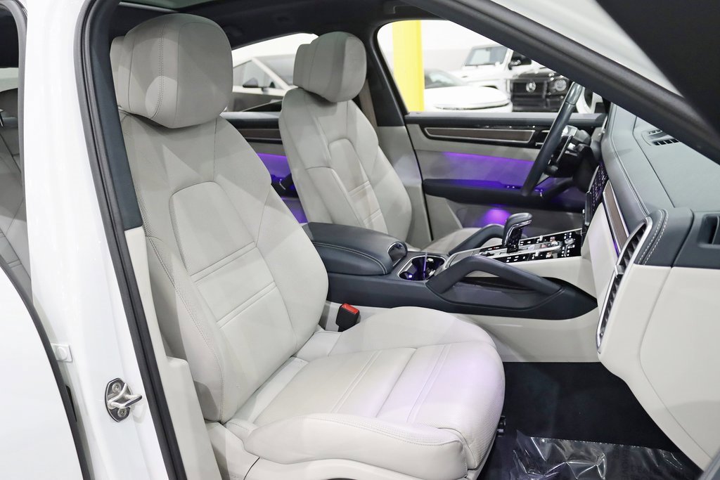 Used 2023 Porsche Cayenne Platinum Edition image 28