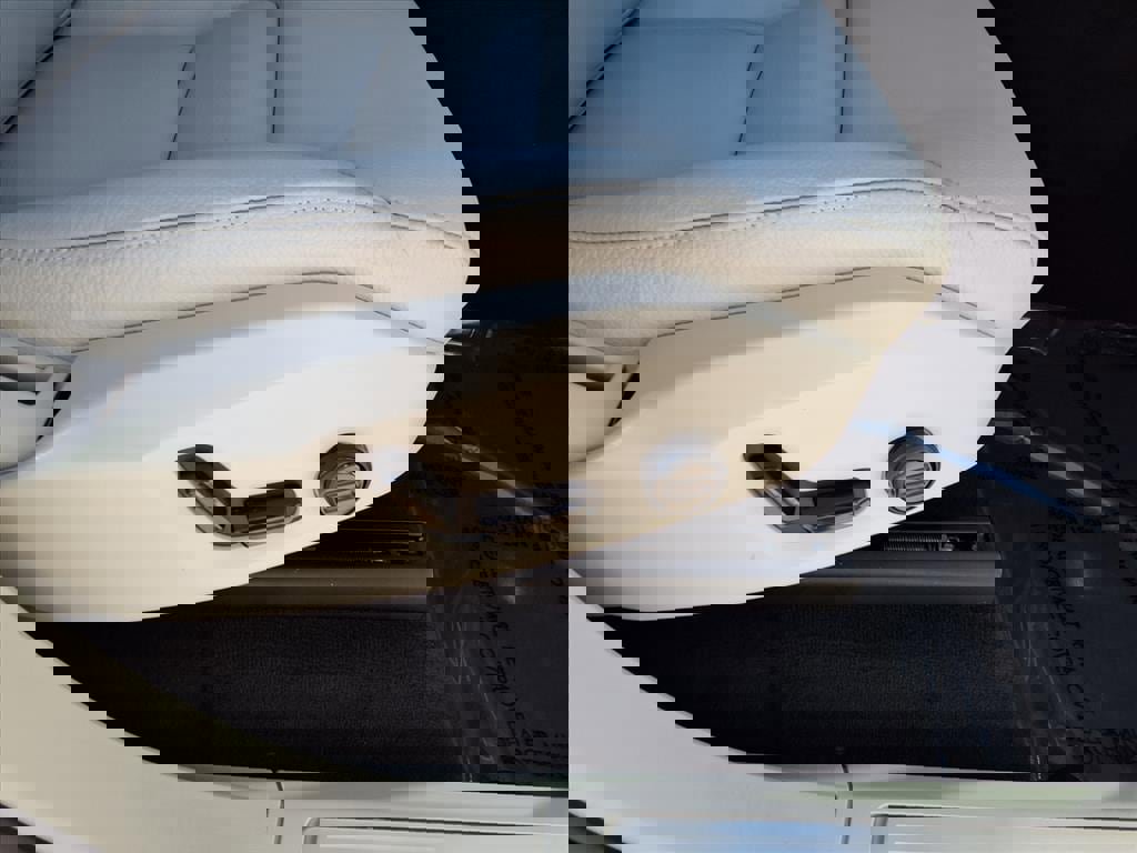 Certified 2024 Volvo XC90 B6 Plus image 12