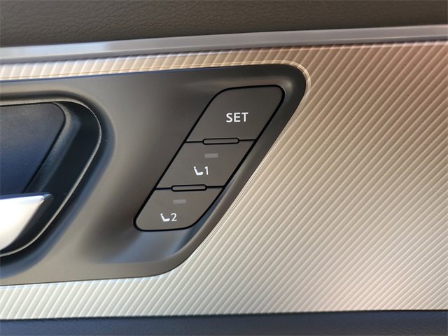 Used 2025 Nissan Murano SL w/ Cargo Package image 17