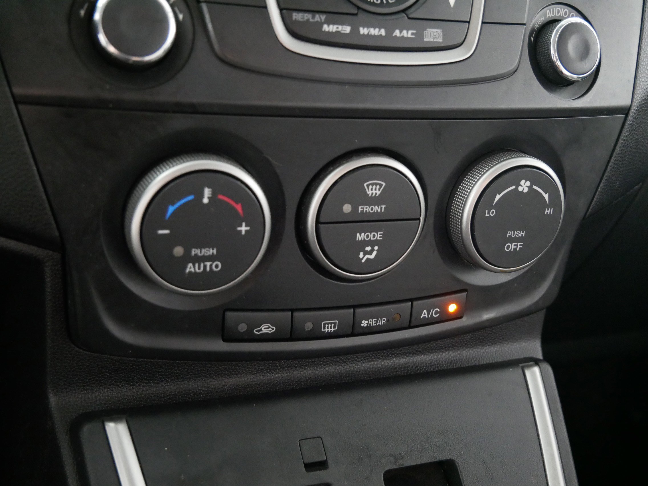 Used 2015 MAZDA MAZDA5 Sport image 23