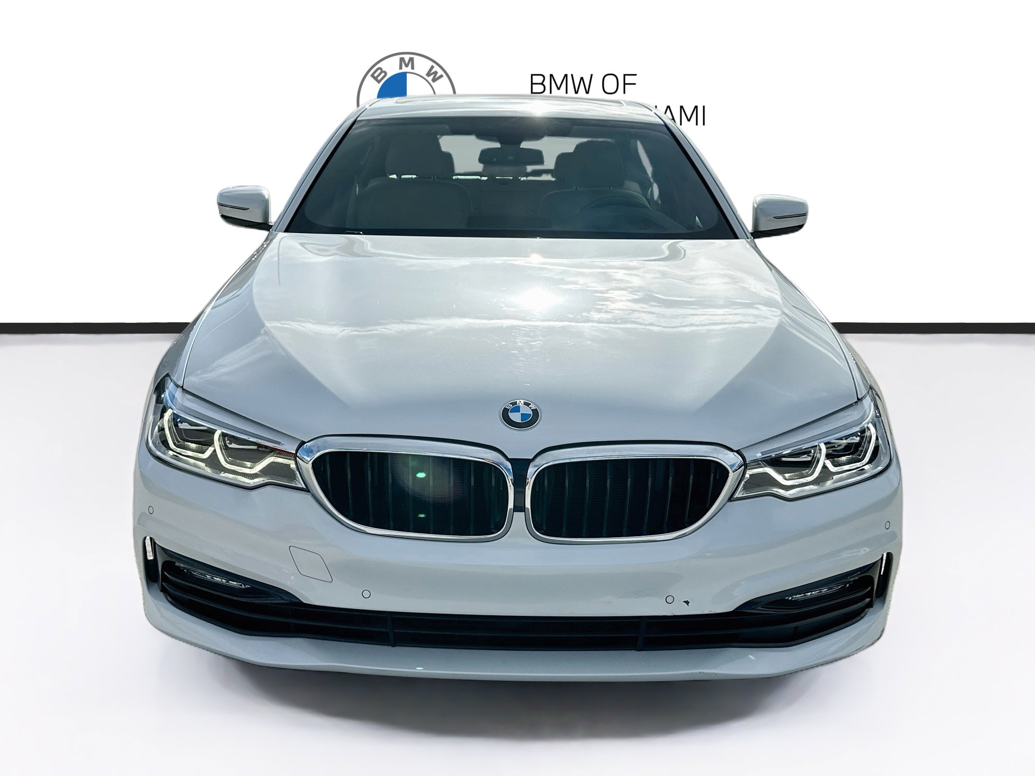Used 2017 BMW 540i RWD image 2
