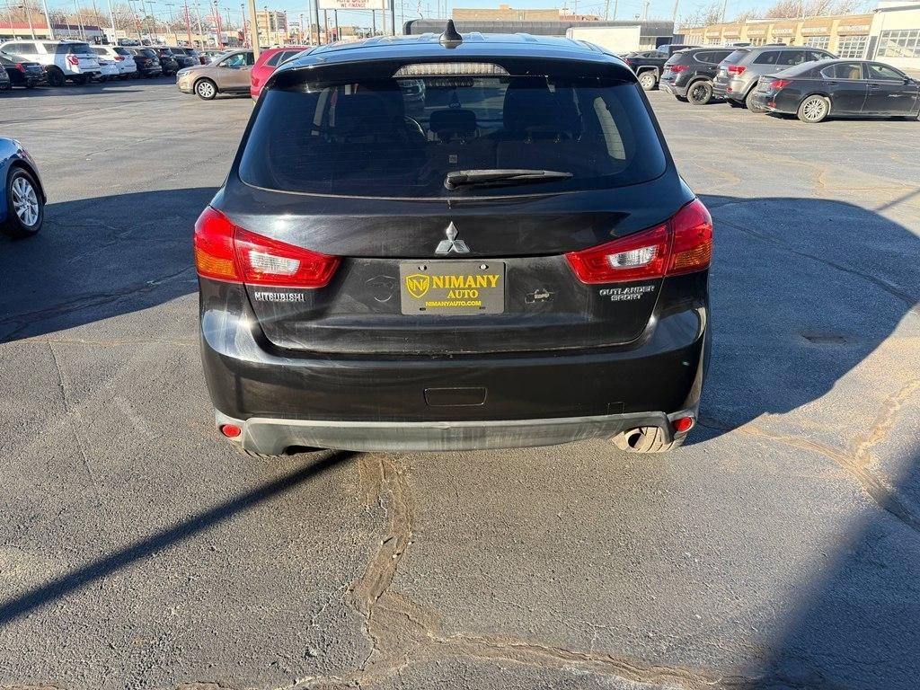 Used 2017 Mitsubishi Outlander Sport LE FWD image 4
