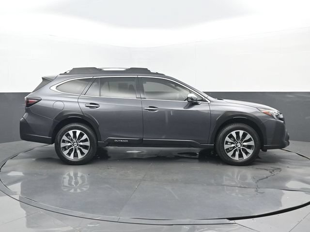 Used 2023 Subaru Outback Touring AWD/4WD image 2