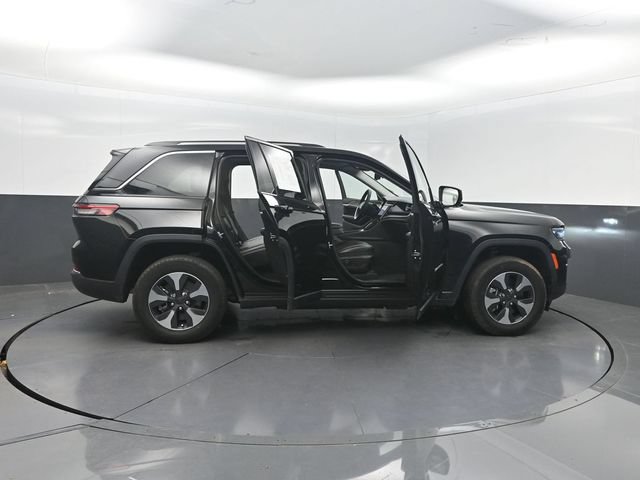 Used 2022 Jeep Grand Cherokee Limited 4xe w/ Luxury Tech Group II AWD/4WD image 38
