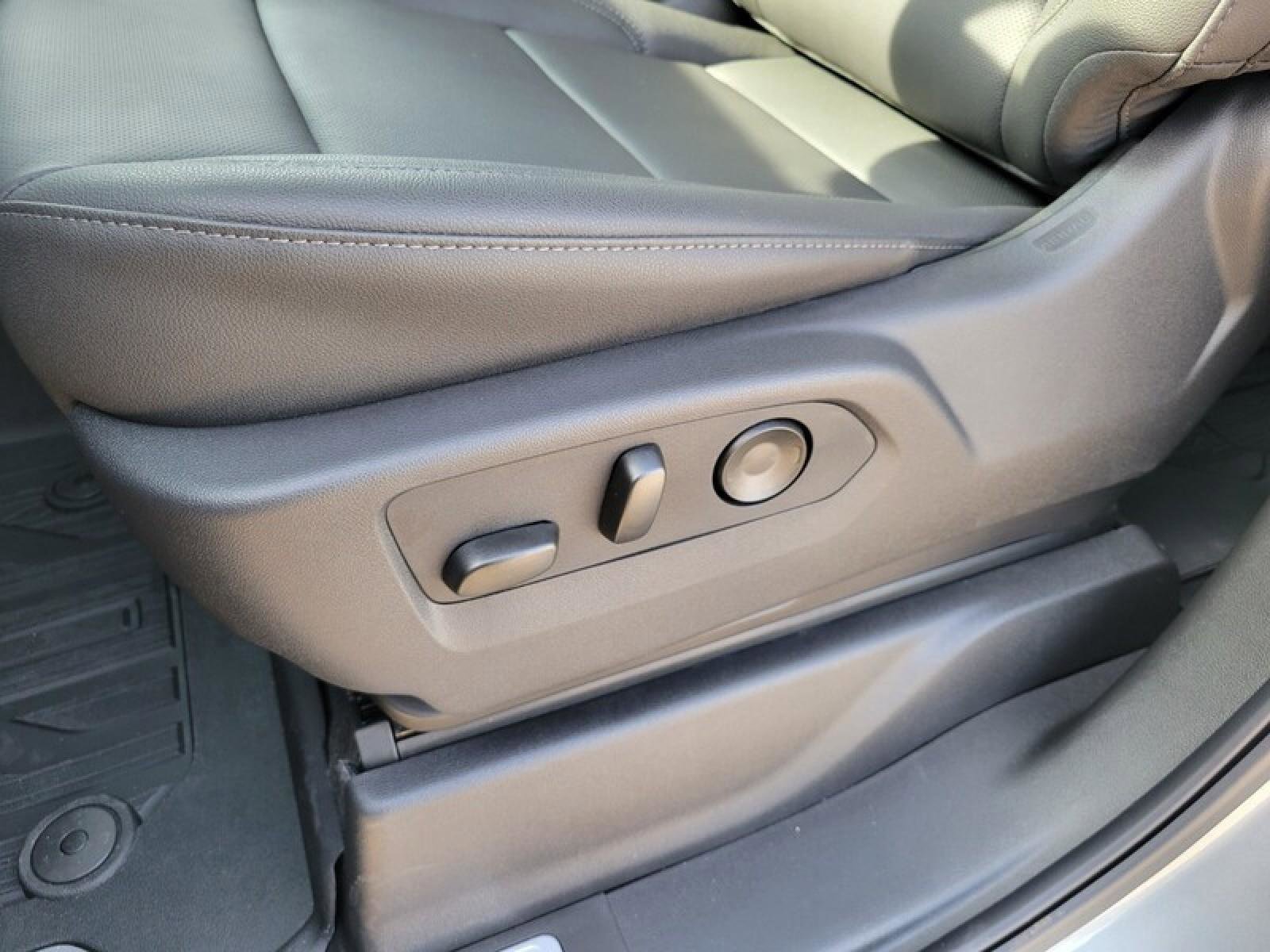 New 2026 GMC Sierra 1500 SLT w/ SLT Premium Plus Package RWD image 25