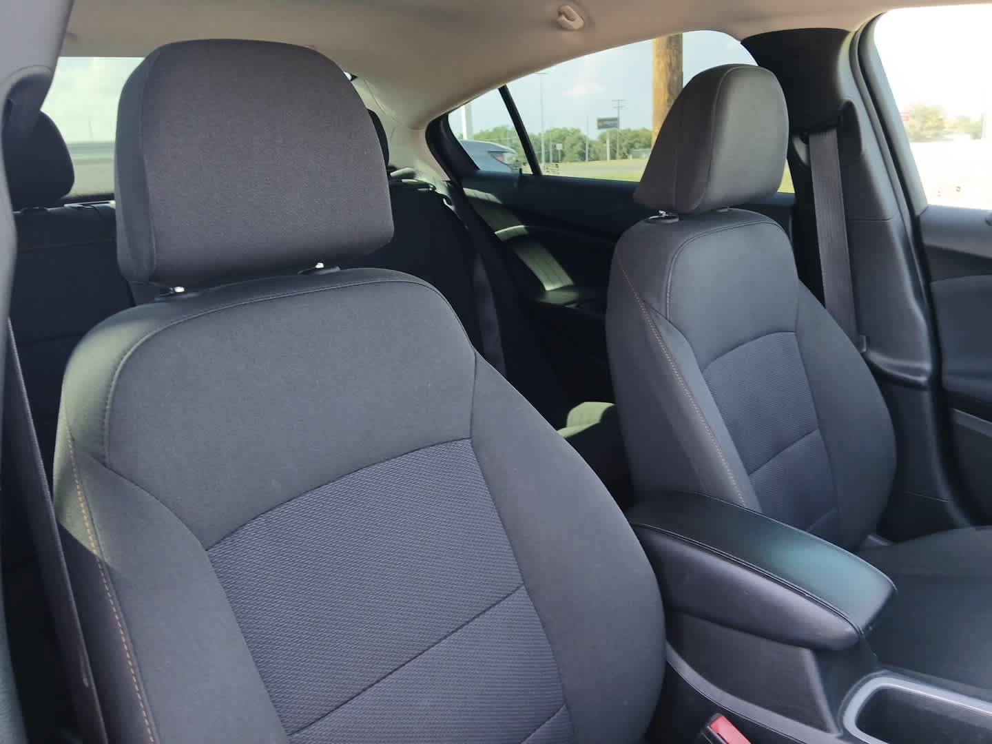 Used 2017 Chevrolet Cruze LS FWD image 40